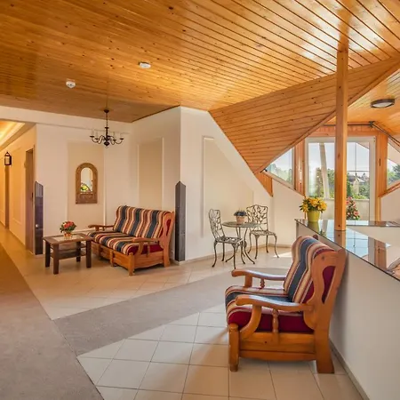Admiral Family Bed & Breakfast 4*