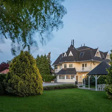 Admiral Family Bed & Breakfast