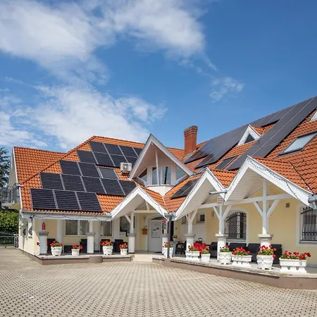 Panzió Admiral Family