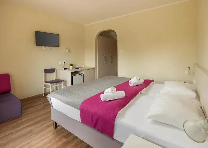 Bed & Breakfast Admiral Family 4*