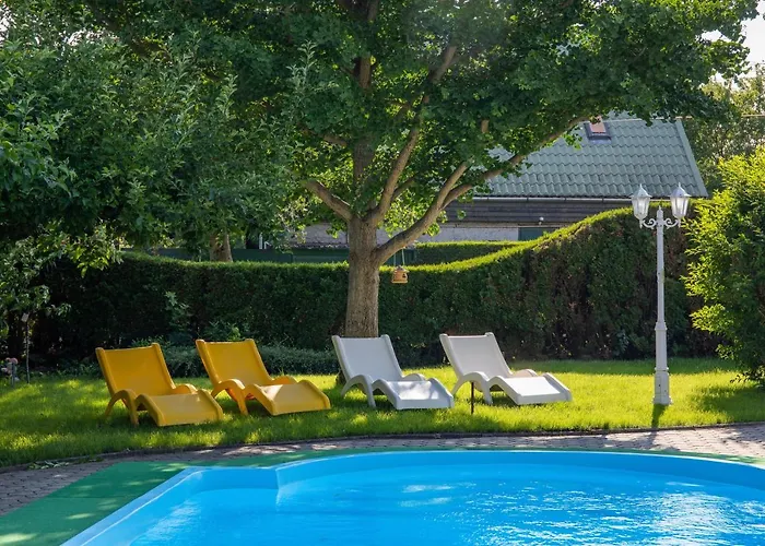 Bed & Breakfast Admiral Family 4*