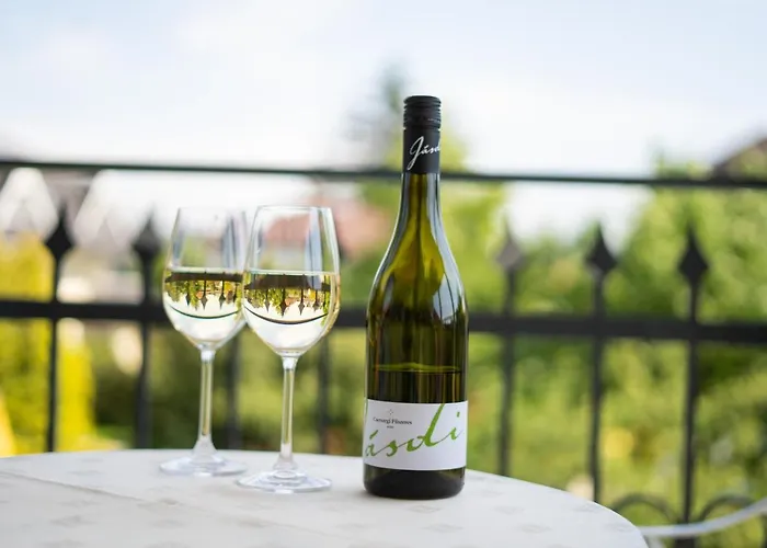 Admiral Family לינה וארוחת בוקר קסזטלי