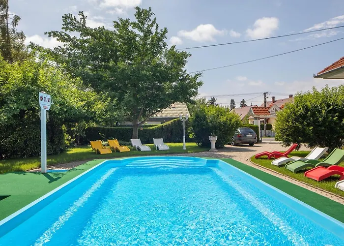 Admiral Family Bed & Breakfast 4*